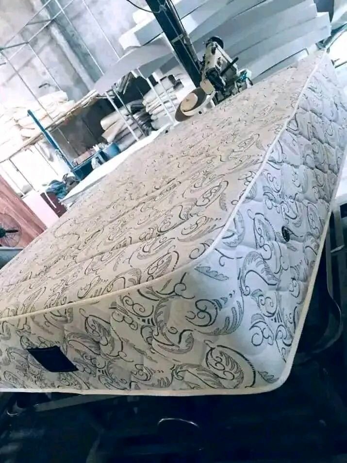 Lit Simple avec Matelas