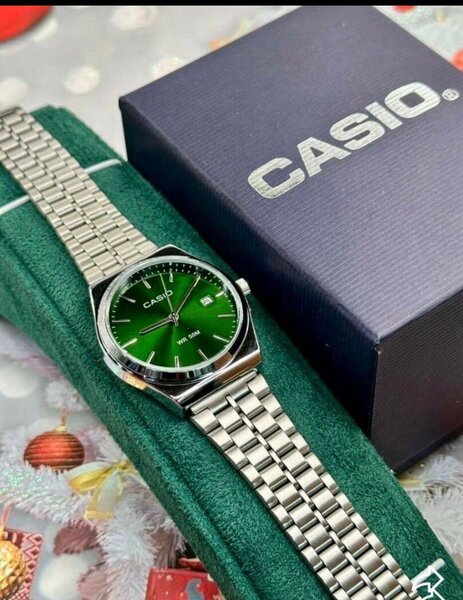 Montre Homme CASIO Acier Argent Cadran Vert