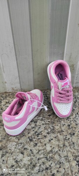 Baskets roses Nike élégantes