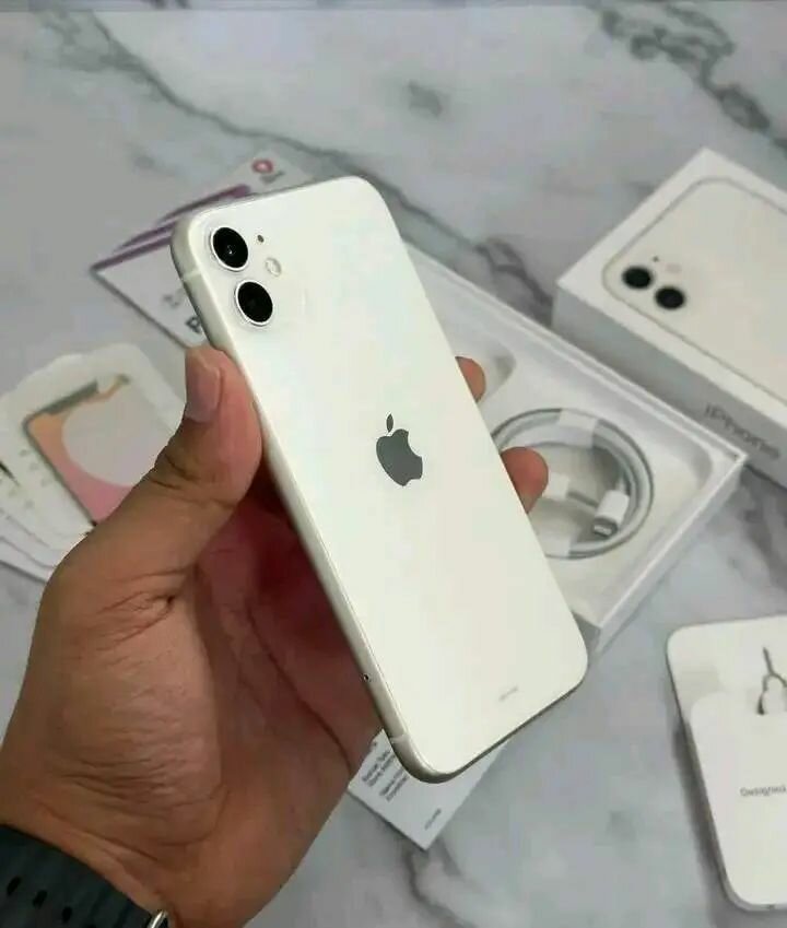 iPhone 11 blanc neuf