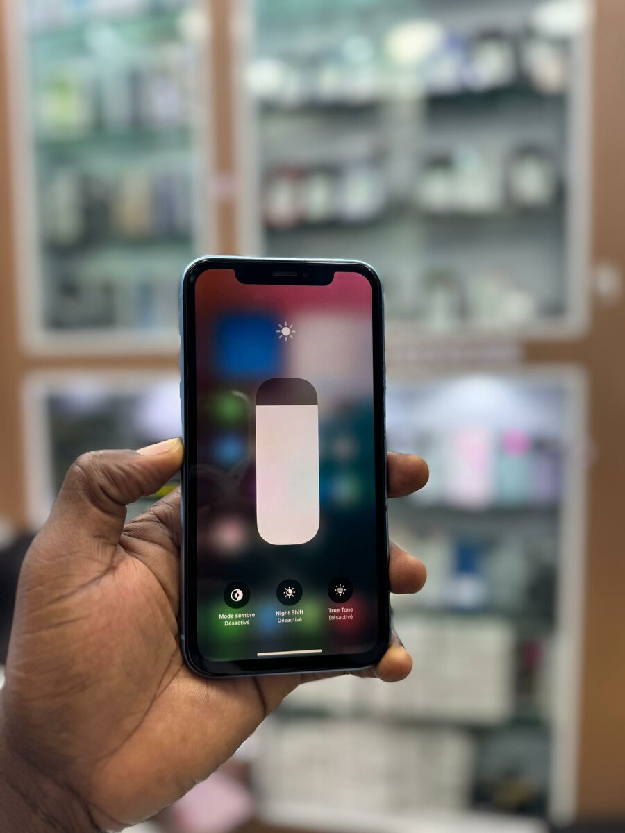 iPhone XR 64giga sans ID
