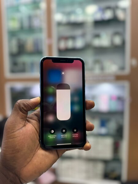 iPhone XR 64giga sans ID