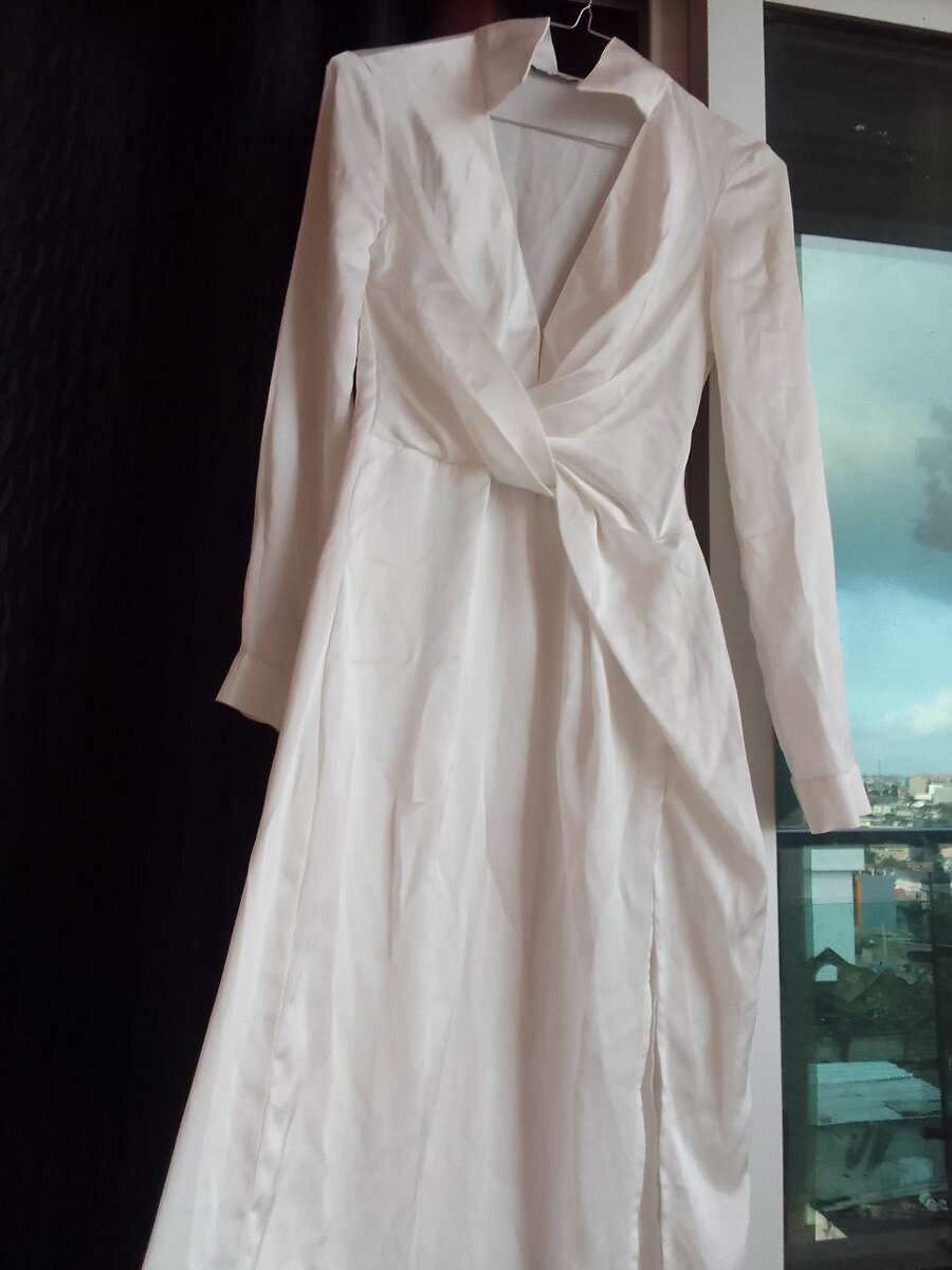 Robe Maxi Élégante en Satin