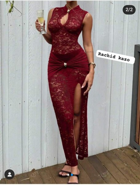 Robe longue en dentelle rouge