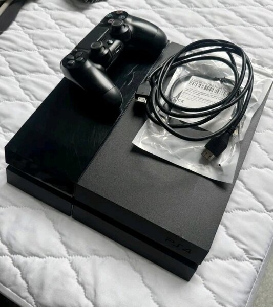 Console PS4 avec manette