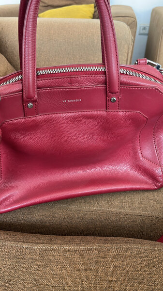 Sac à main en cuir rouge