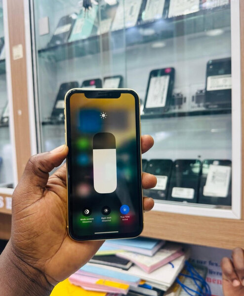 iPhone XR Jaune 64GB