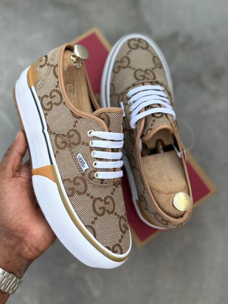 Baskets élégantes en toile