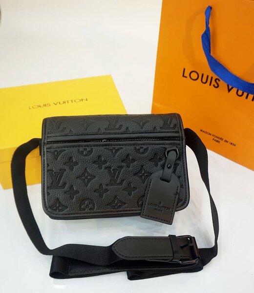 Sacoche en cuir noir LV