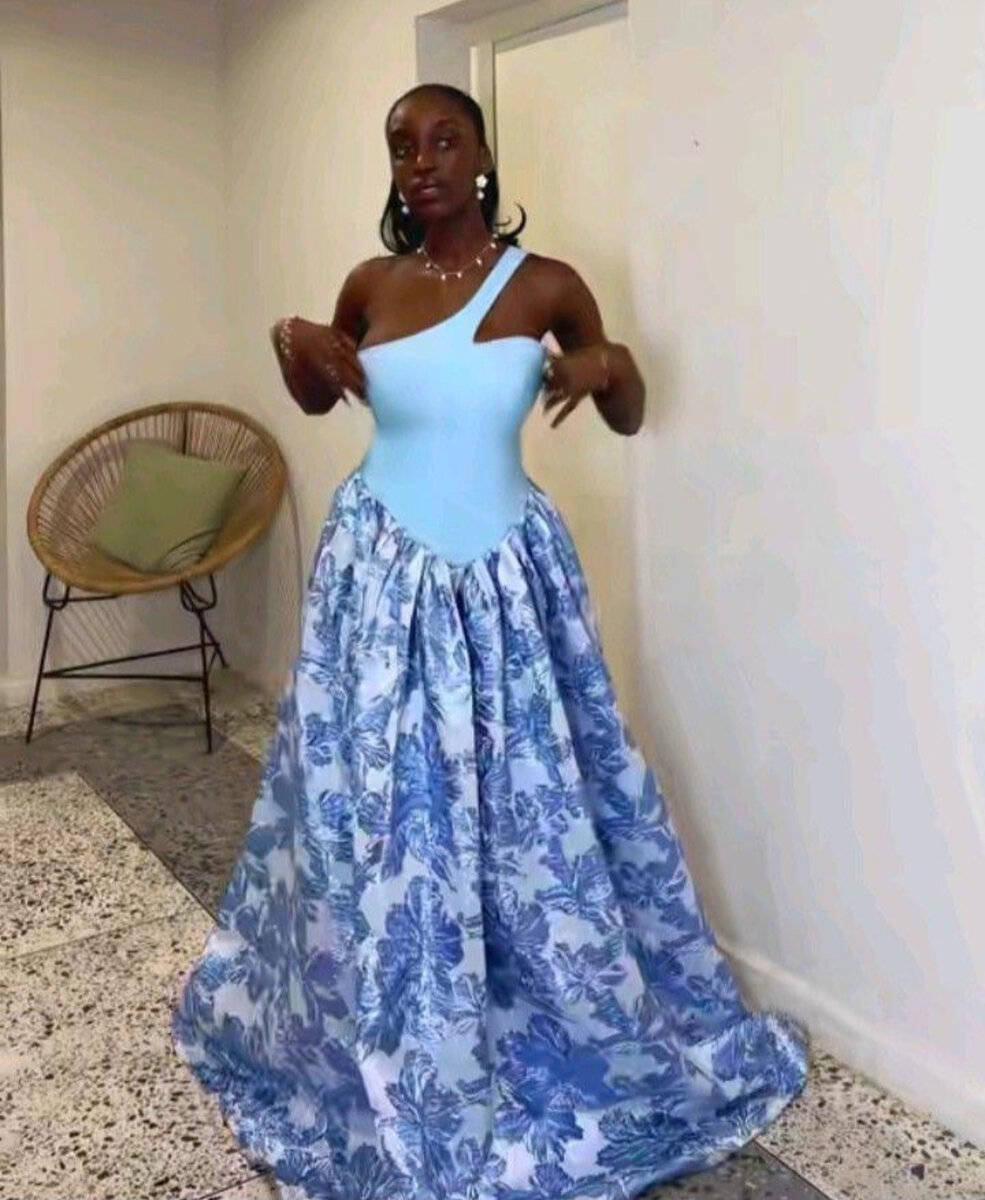 Robe longue asymétrique fleurie