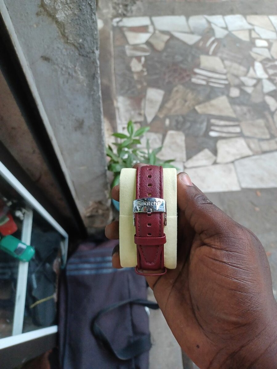 SWATCH Chrono Cuir Rouge