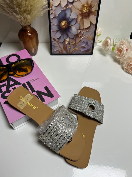 SANDALES POUR FEMMES