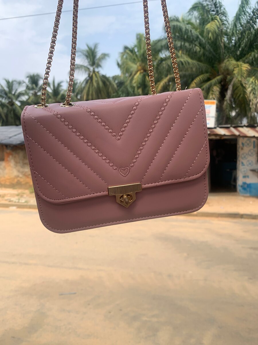 Sac à main rose élégant