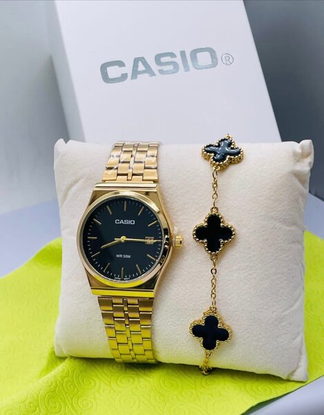 Montre Casio classique dorée