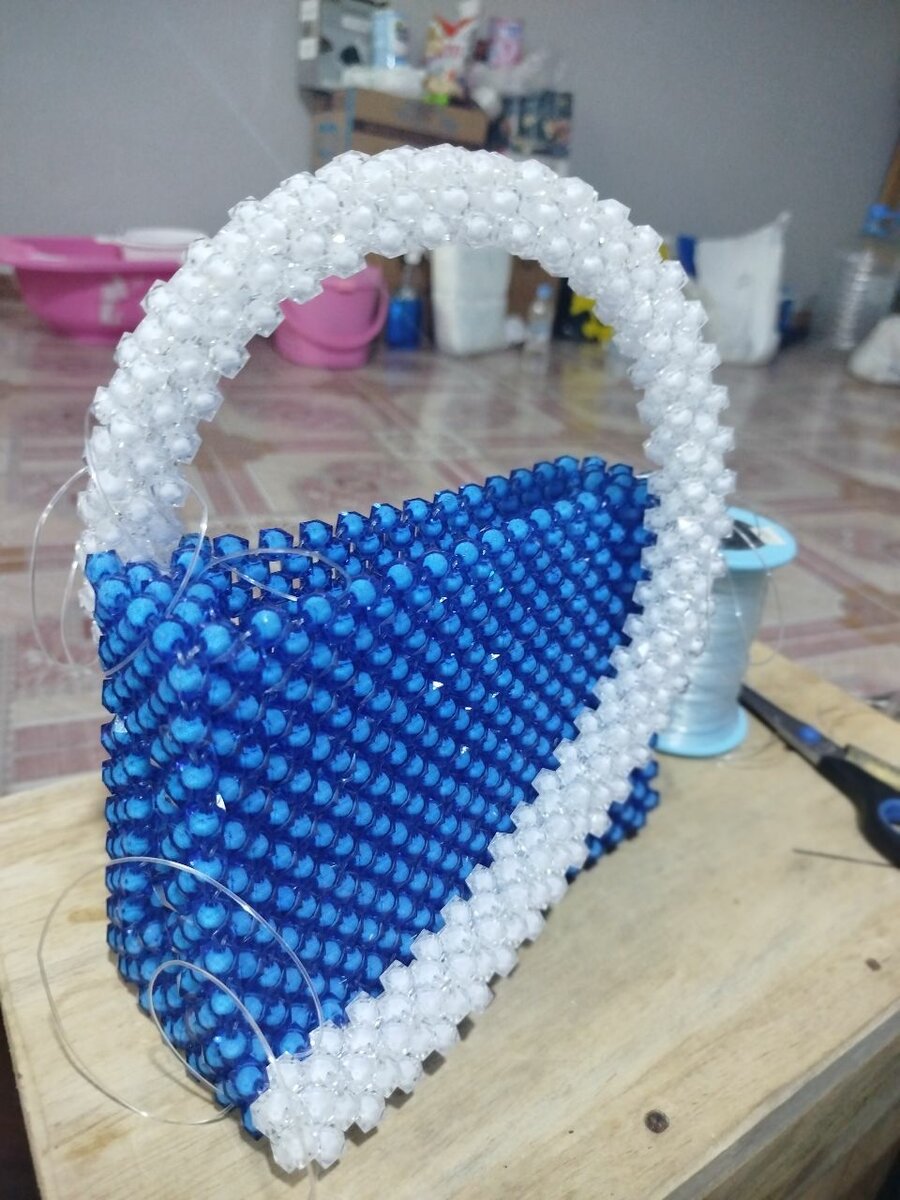 Sac à main perlé élégant