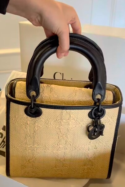 Sac à main en raphia élégant