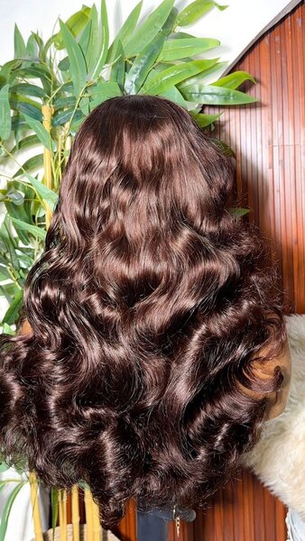 Perruque Bouclée Brune Luxe