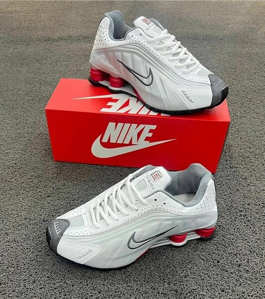 Nike Shox r4