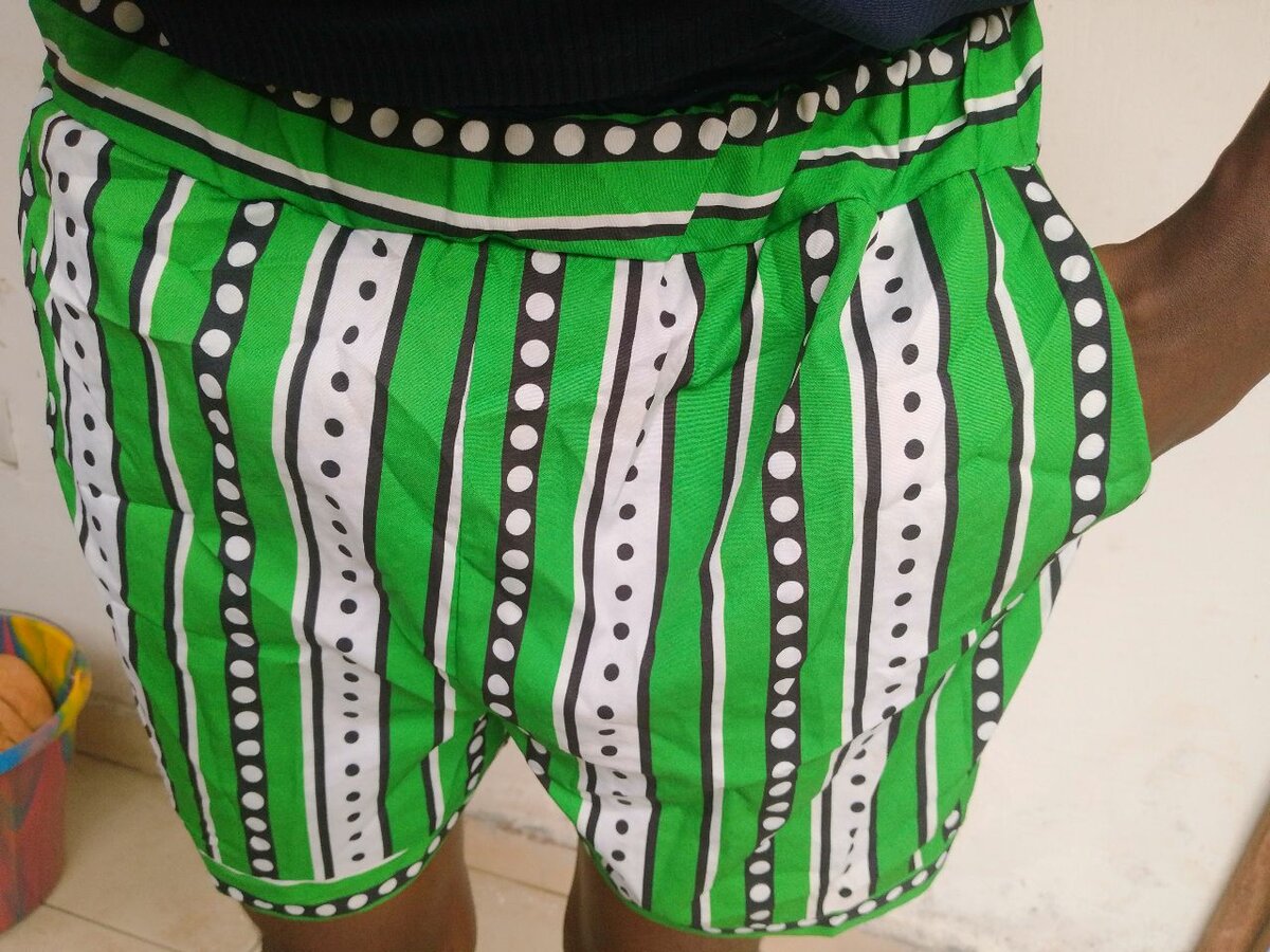 Shorts à motifs rayés verts