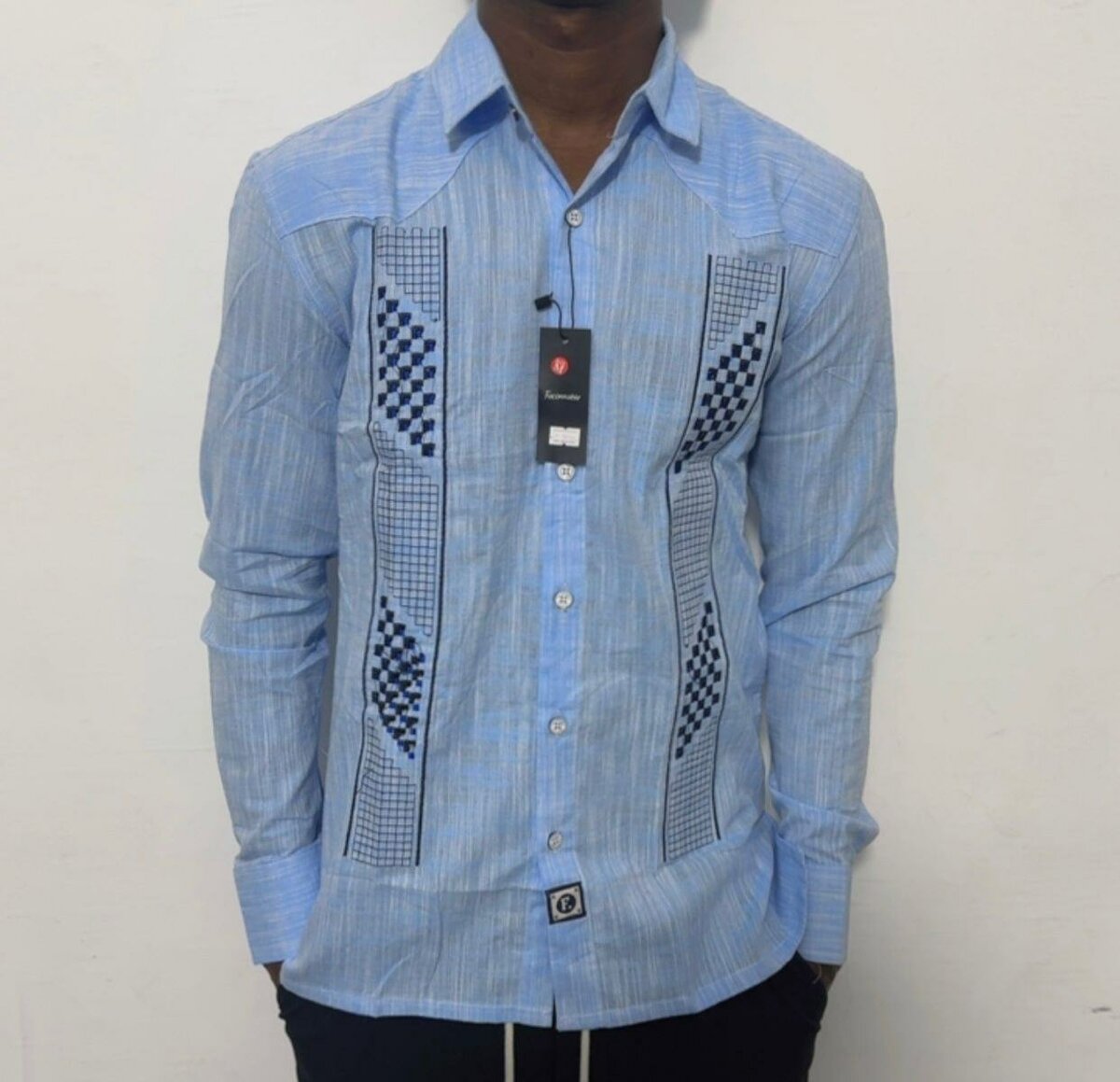 Chemise homme élégante brodée