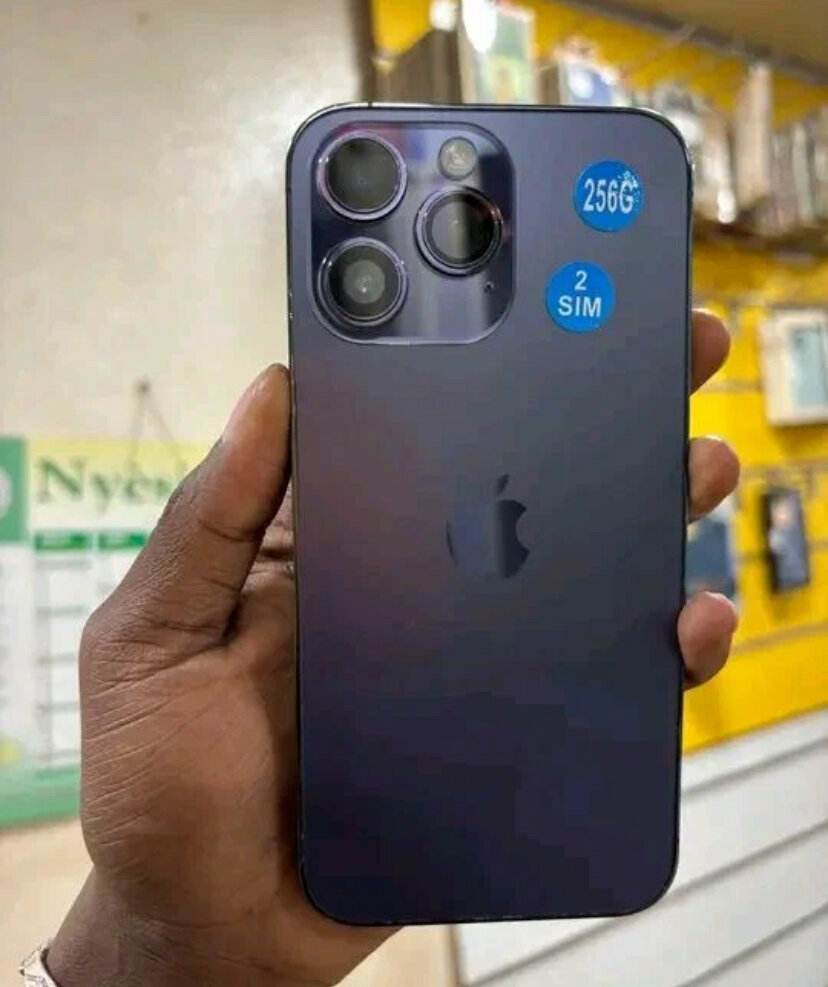 iPhone iPhone 14 pro Ma256 Go