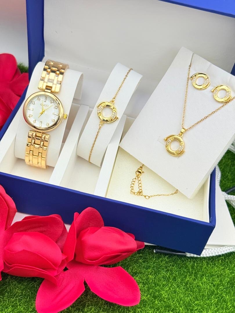 Ensemble Montre et Bijoux Doré