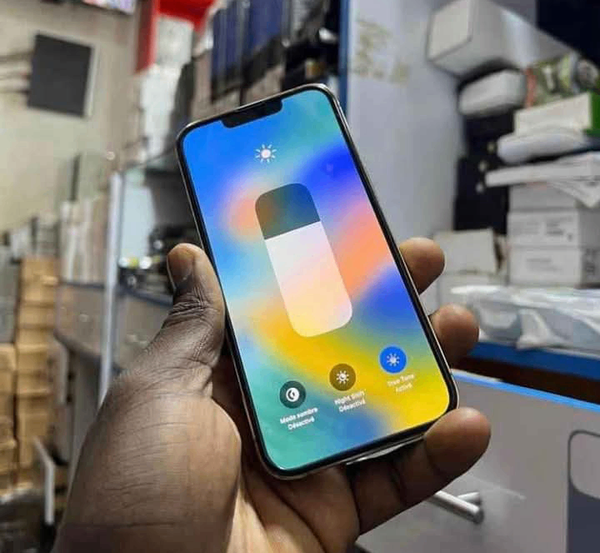 iPhone XR Bleu Débloqué