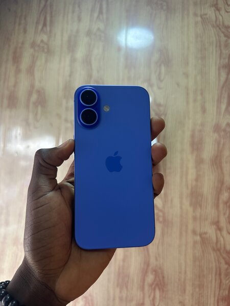 iPhone 16  Bleu 128 Go