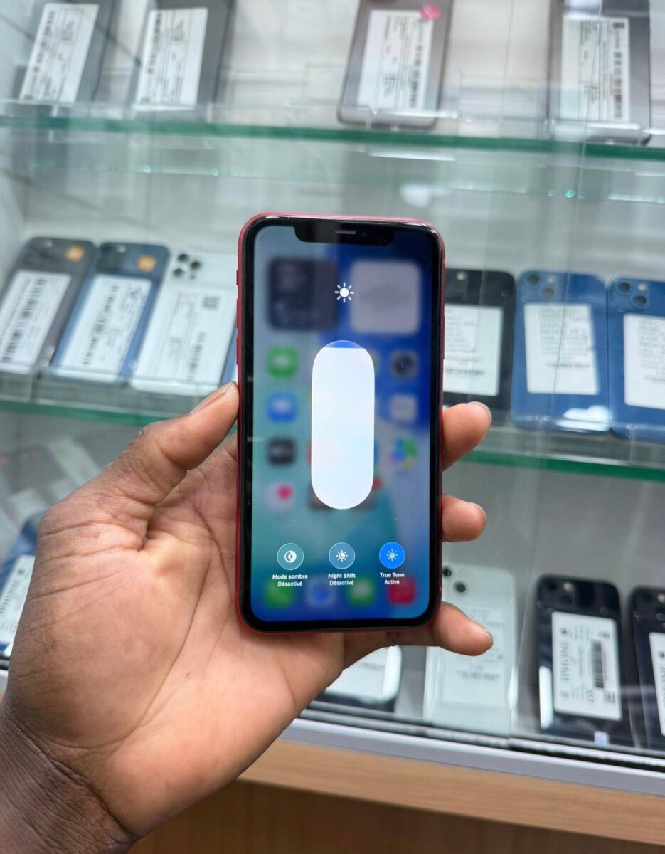 iPhone 11 Rouge simple 64GB