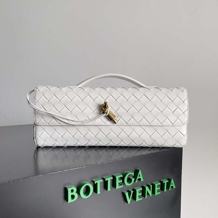 Pochette Bottega Veneta élégante en cuir