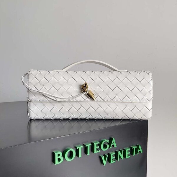 Pochette Bottega Veneta élégante en cuir
