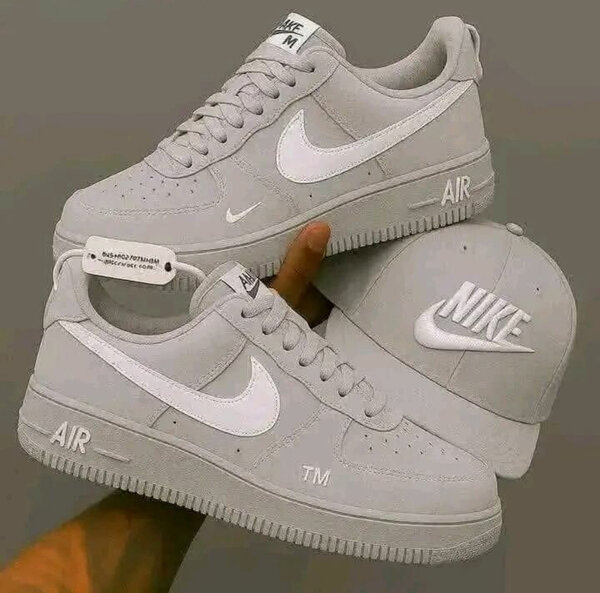 Baskets Nike Air gris