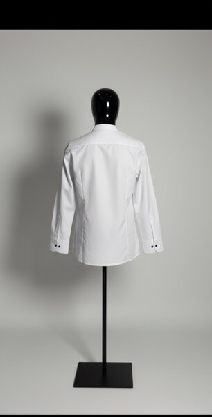 Chemise blanche avec poche noire