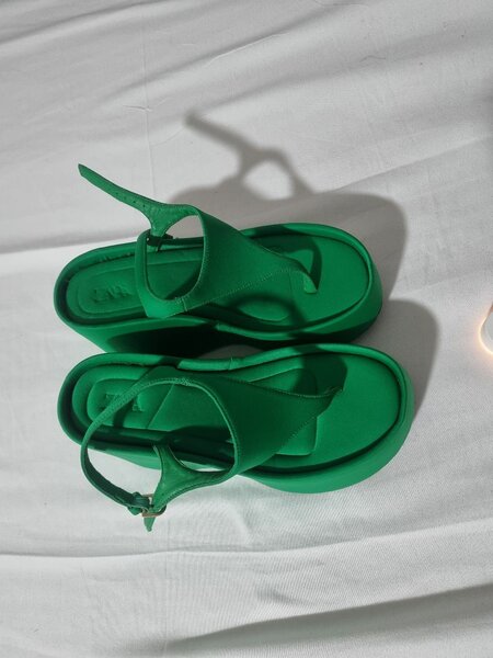 Sandales plateforme verte chic