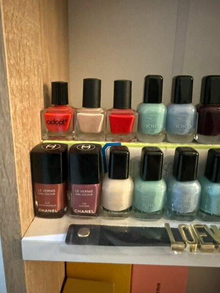 Vernis à ongles coloré - KIKO/Chanel/Adopt