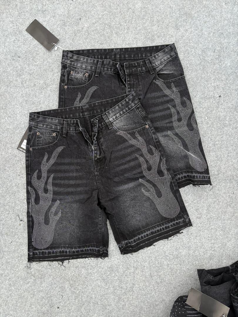 Shorts en jean noir à motifs