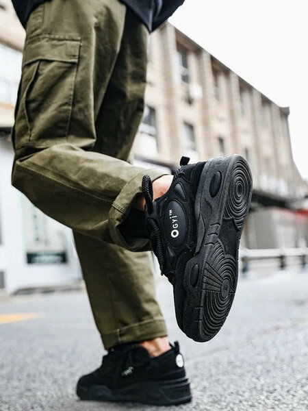 Baskets en cuir noir pour homme OGY