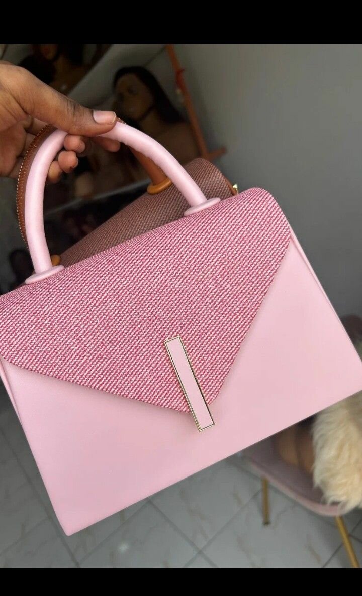 Sac à main rose élégant