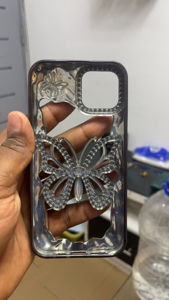 Coque Papillon Strass iPhone 13