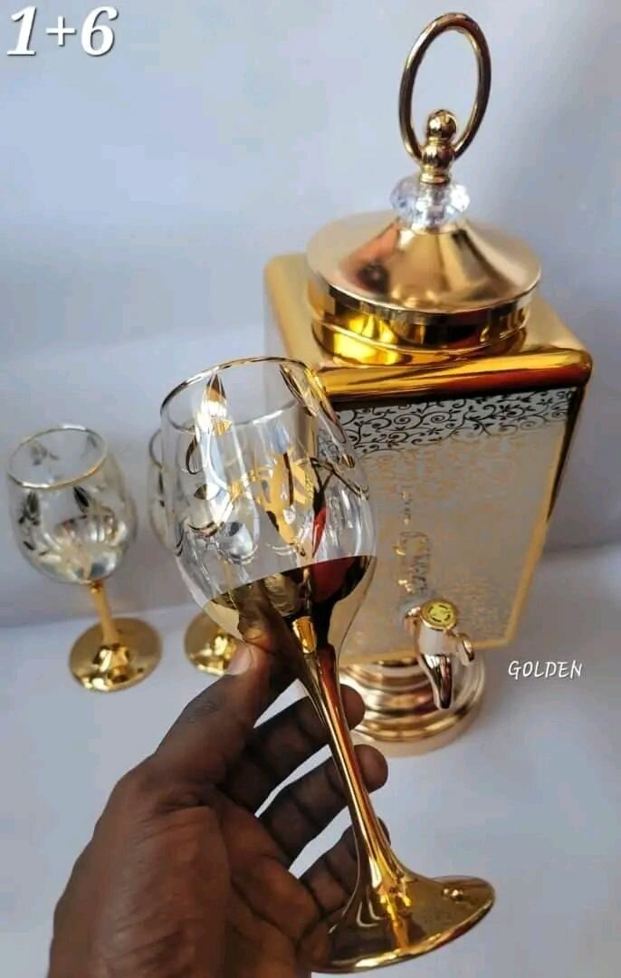 Ensemble Carafe et Verres Dorés