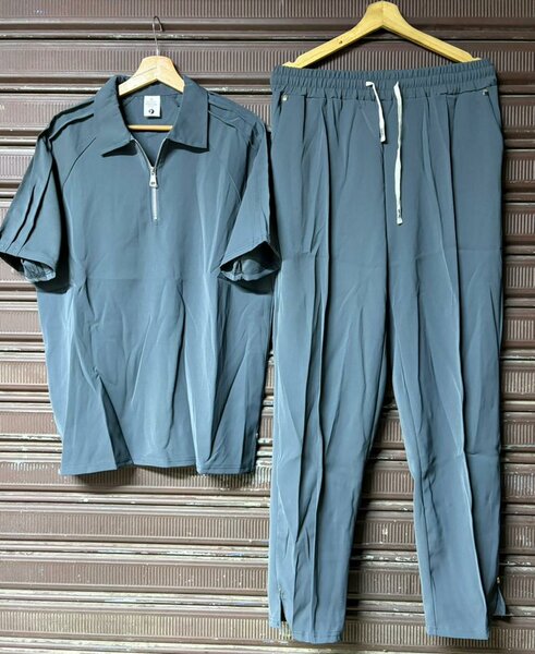 Ensemble de survêtement moderne