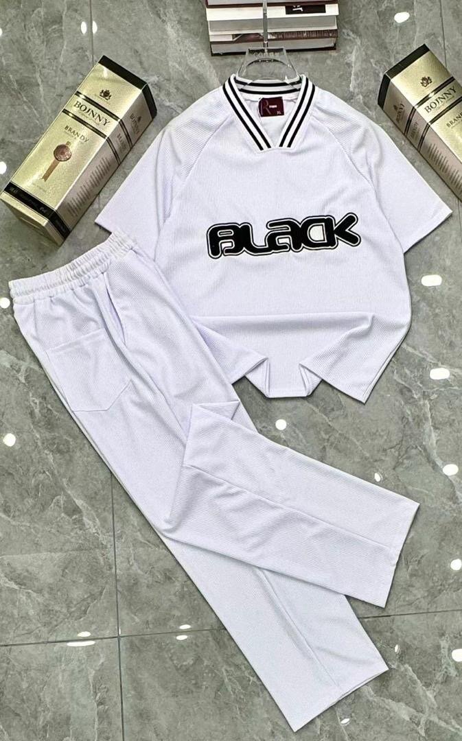 Ensemble de survêtement stylé