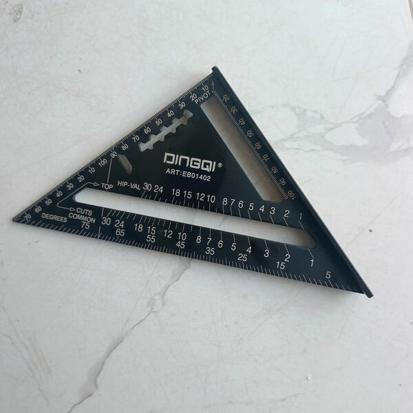 Équerre multifonction robuste