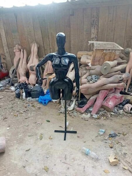 Mannequin noir élégant