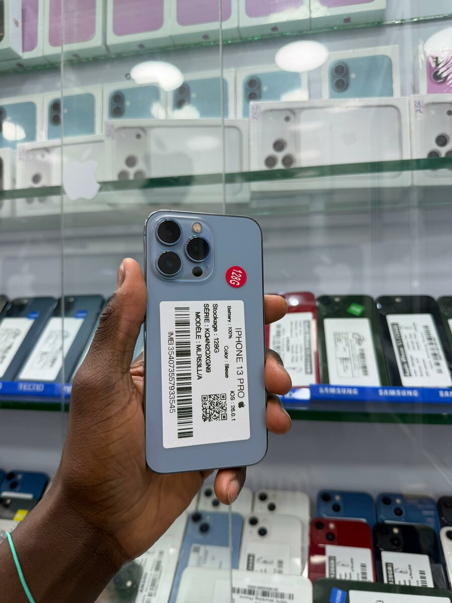 13 pro 128 état Casi