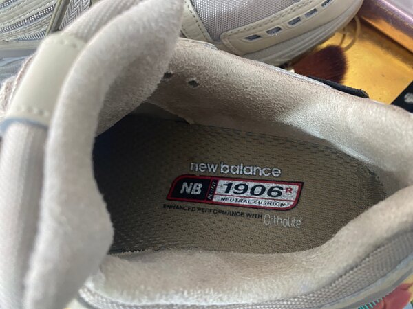 New Balance 1906R Beige