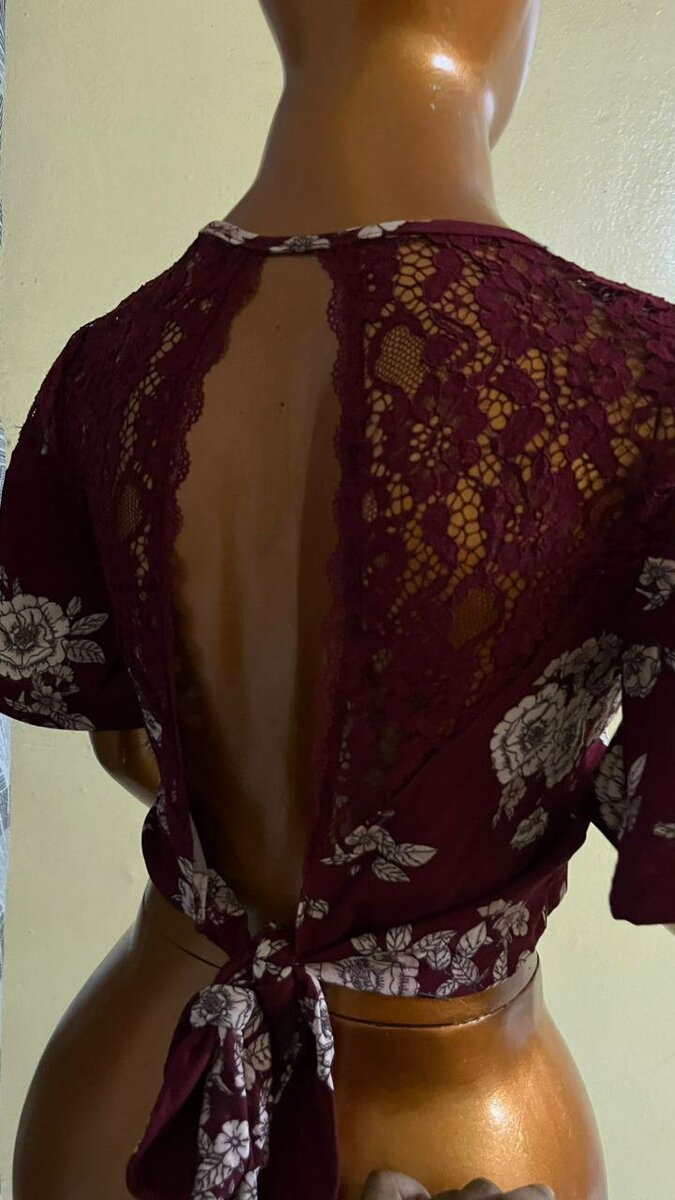 Haut court fleuri femme