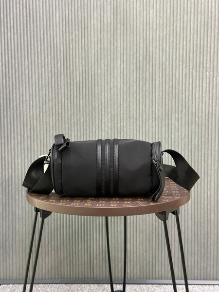 Sac bandoulière noir unisexe