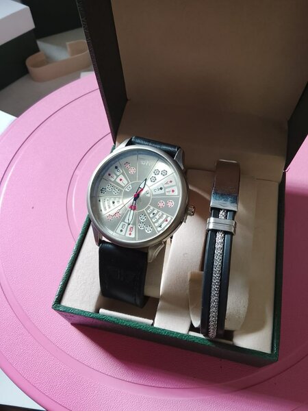 Montre élégante avec bracelet
