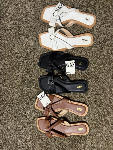 Sandales plates ouvertes ZARA